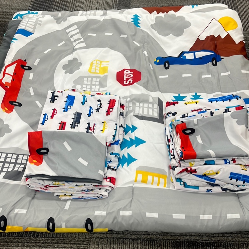 Boys full/queen comforter and 2 sets of sheets and 2 additional shams